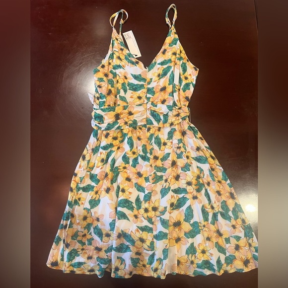 Cupcakes and cashmere sunflower sundress size M - Picture 2 of 4
